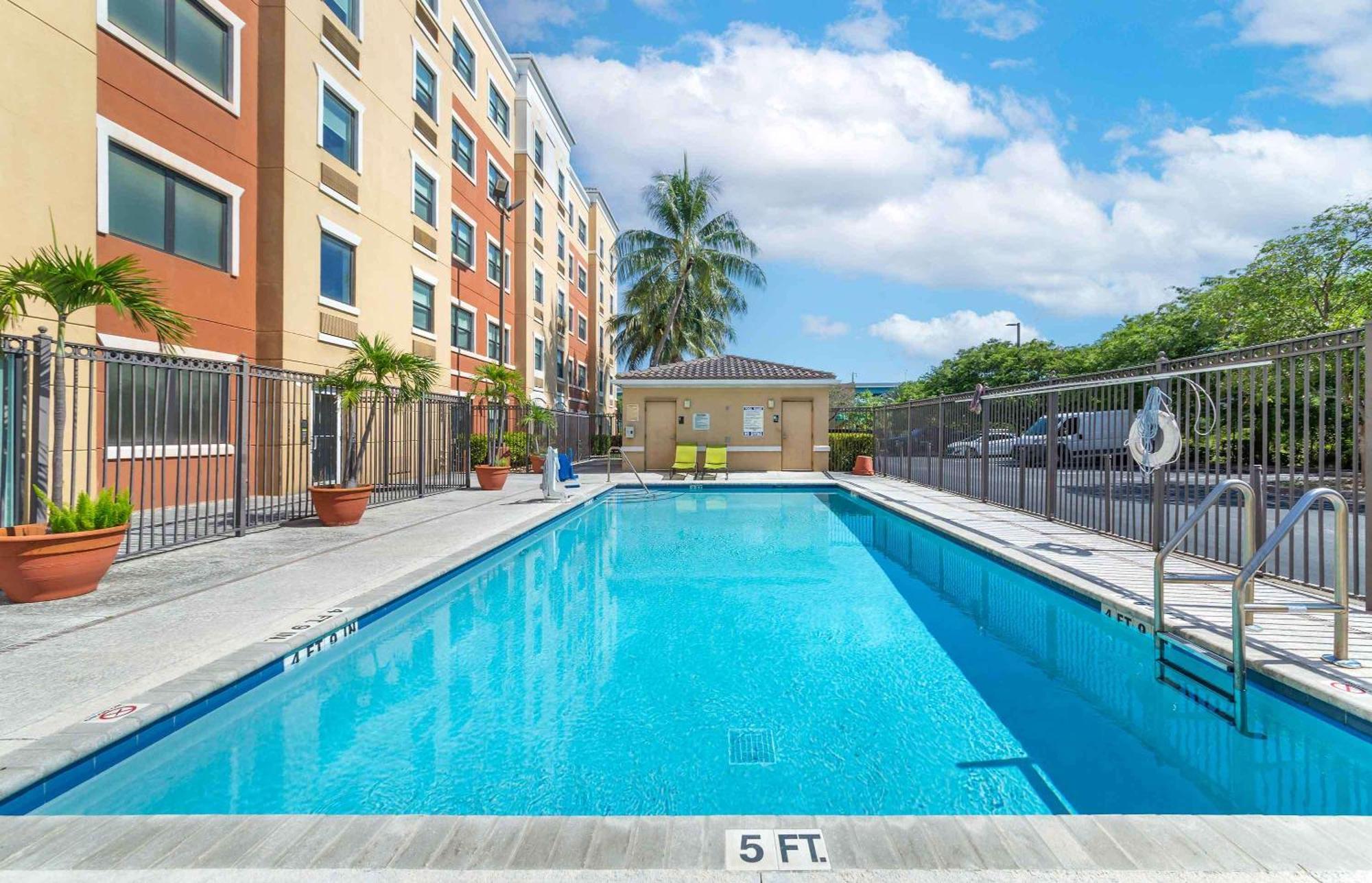 Extended Stay America Premier Suites - Miami - Airport - Doral - 25Th Street Sweetwater Exterior foto